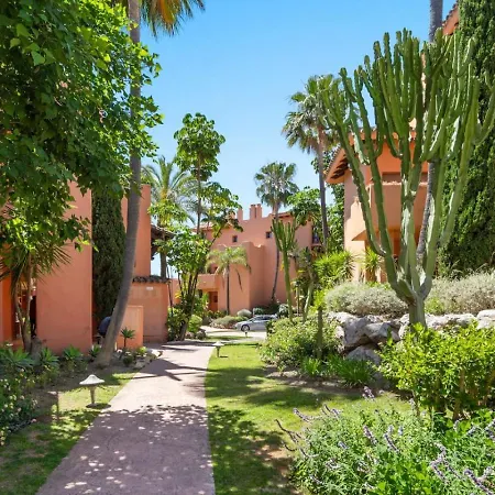 Sunny Escape In Sotoserena Estepona